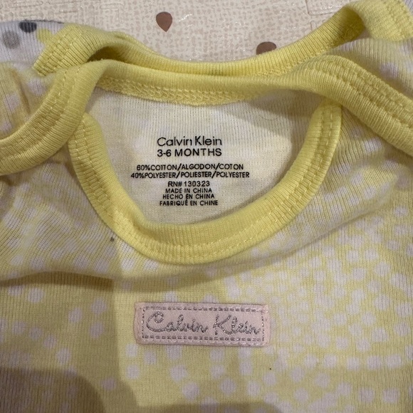 3 to 6 months Calvin Klein Baby Girl Clothes Onesies - Picture 7 of 7